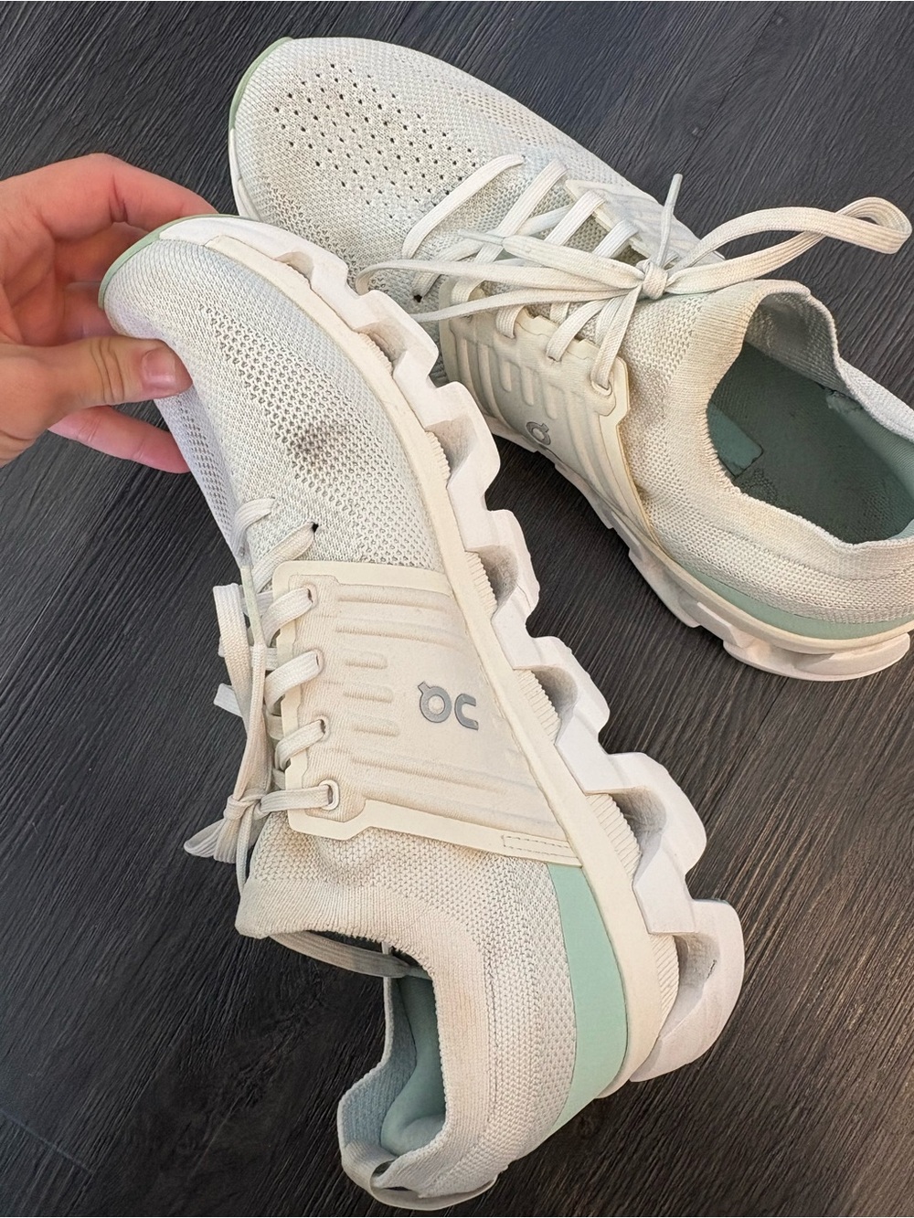 On Running Cloud Running Shoe in White with Mint Accents women’s 10.5 - Picture 9 of 15